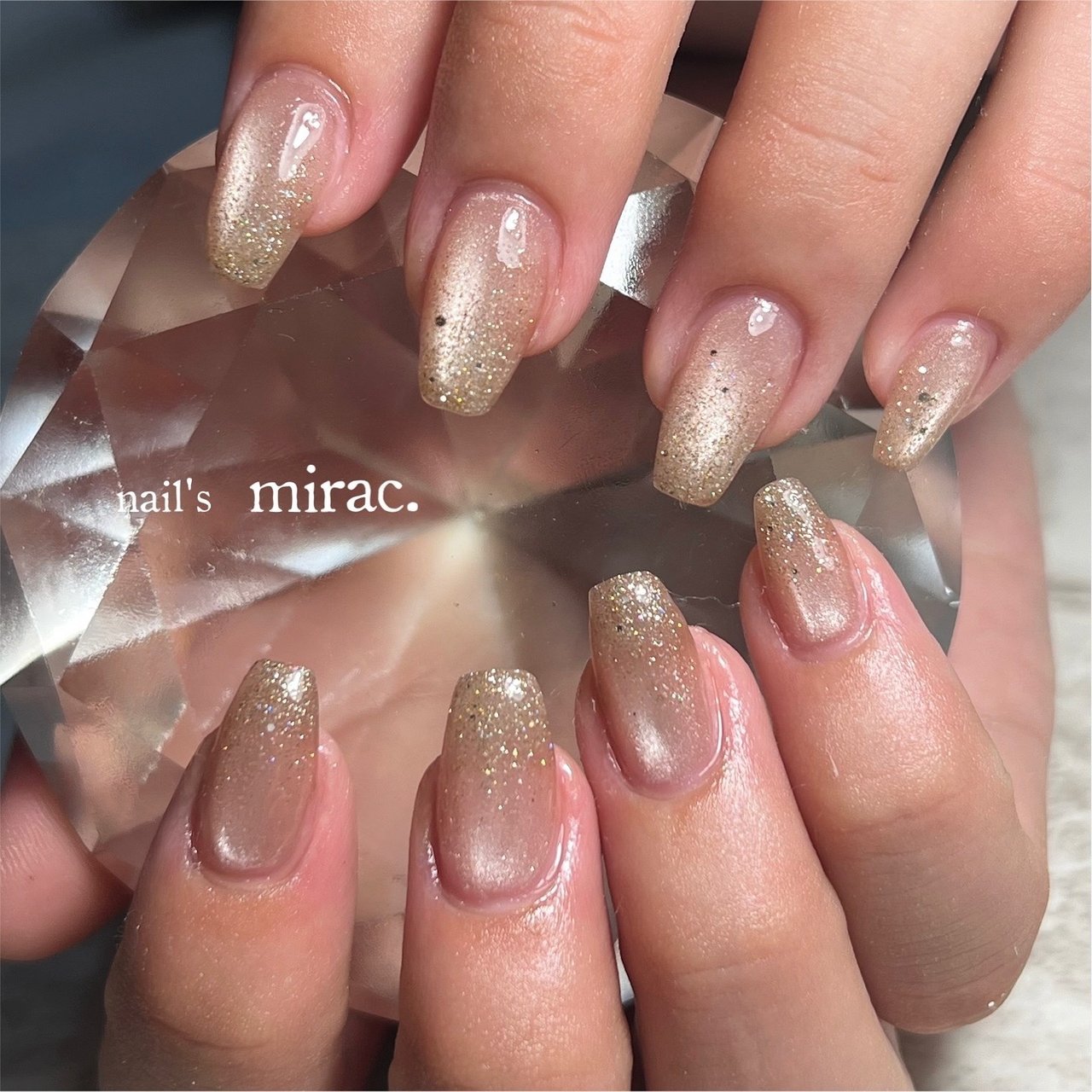 ハンド/ベージュ/ゴールド - nail'smirac.☆林 智子のネイルデザイン