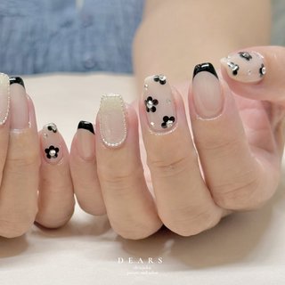 人気順｜キラキラネイル(キラキラ)/#黒フレンチネイルのネイルデザイン