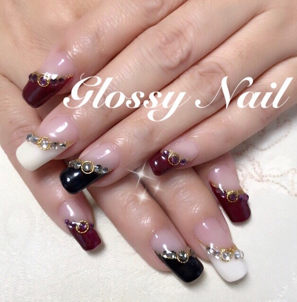 冬 パーティー 女子会 ハンド フレンチ グロッシィネイルのネイルデザイン No ネイルブック