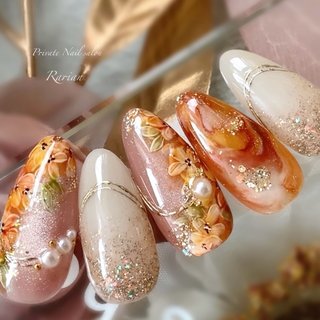 ［40］ネイルチップ マグネット 秋ネイル フラワー ホログラム オレンジ 花 40］ネイルチップ マグネット 秋ネイル フラワー ホログラム