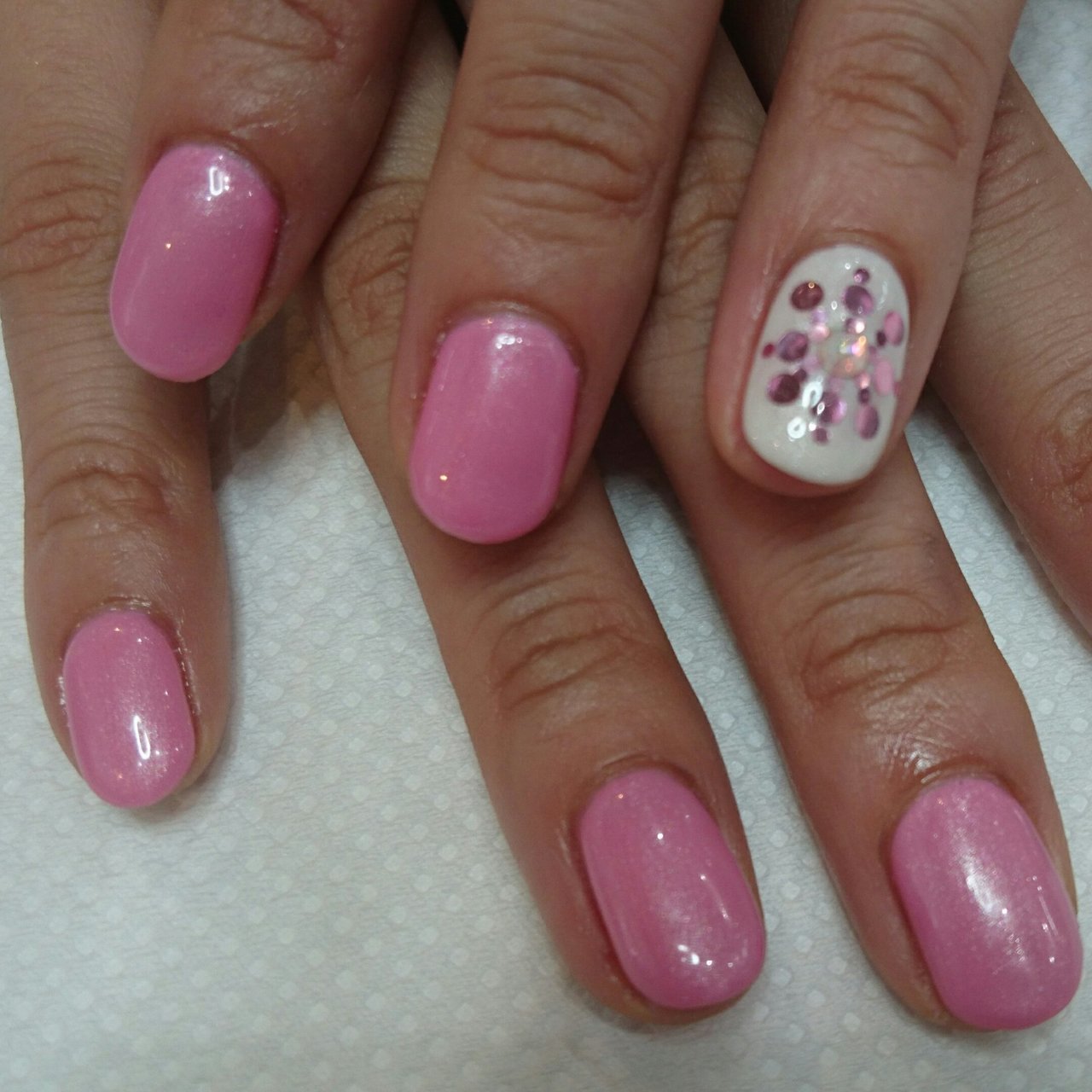 冬 クリスマス ハンド ホログラム ワンカラー パンナコッタ池袋西口店のネイルデザイン No ネイルブック