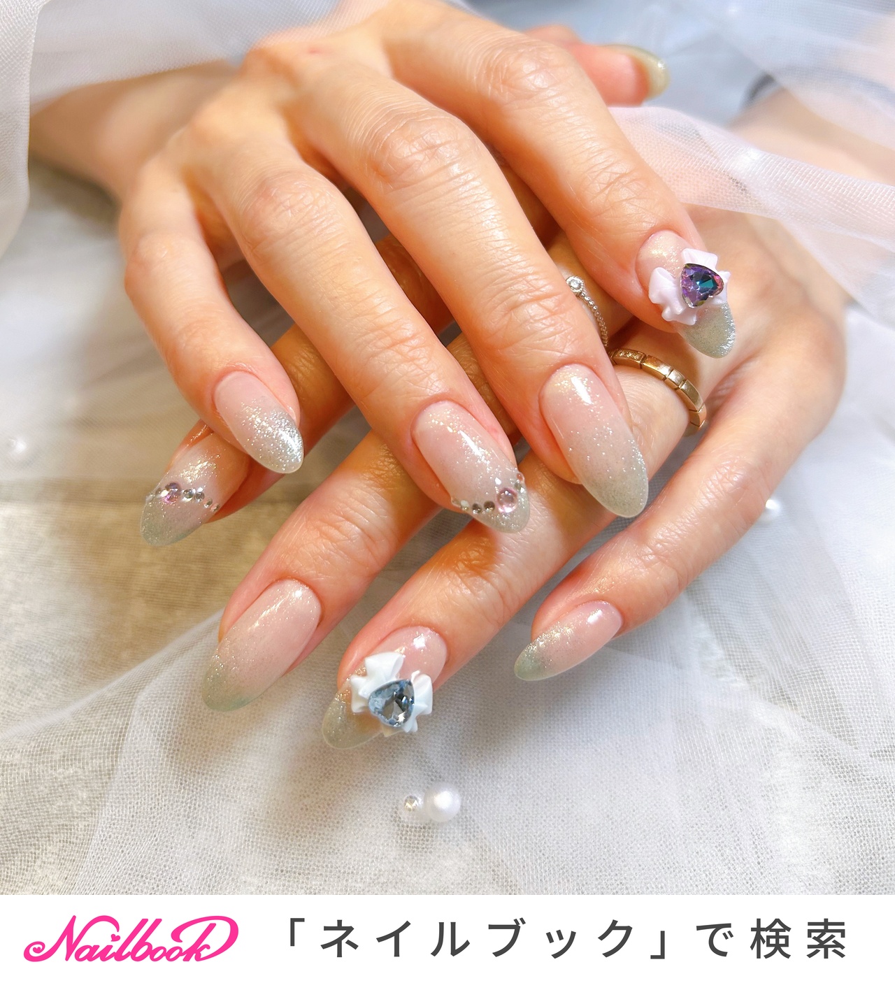 くすみブルーマグネット シェル埋めつくしニュアンスネイル 夏 韓国 塗りかけ 白 くすみブルーマグネット シェル埋めつくしニュアンスネイル 夏