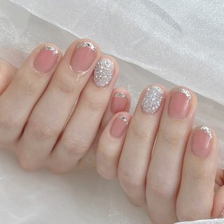 フレンチネイル クリスタル装飾付き