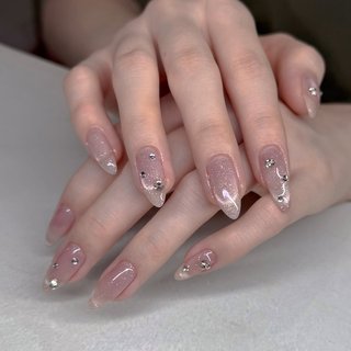 ディズニー　ニュアンス　マグネットネイル　ブライダル　フレンチガーリー　ワンホン ディズニー ニュアンス マグネットネイル ブライダル フレンチ