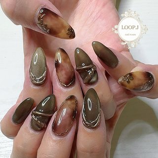 べっ甲/マグネットのネイルデザイン｜ネイルブック