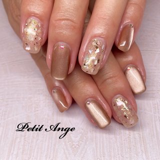 ブラウンゴールドニュアンスシェルネイル ラメ バイカラー 韓国 ちゅる