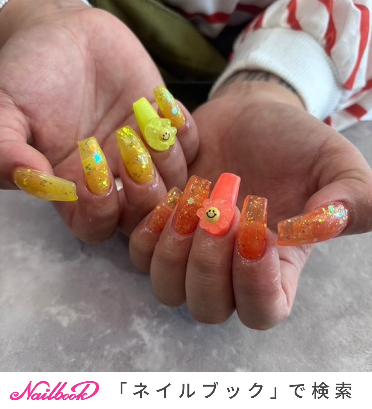ニコちゃんフラワーのネイルデザイン｜ネイルブック