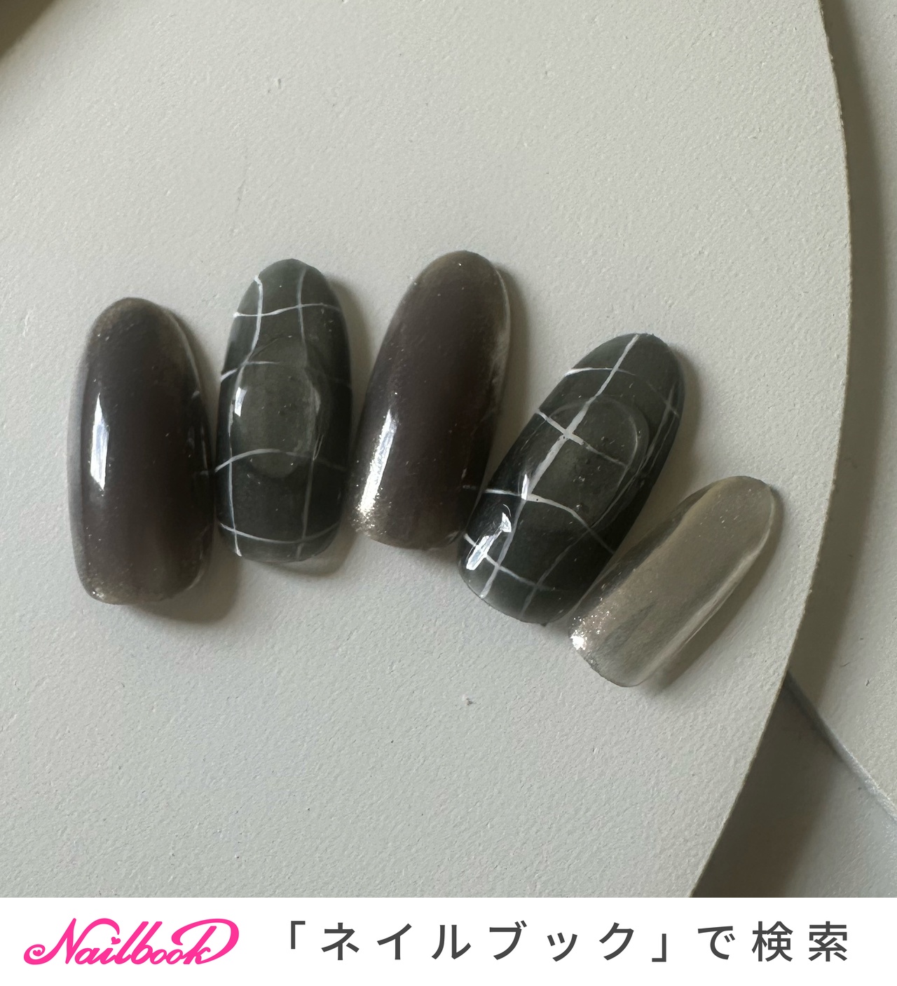 2025年】新着順｜秋/チェックのネイルデザイン｜ネイルブック