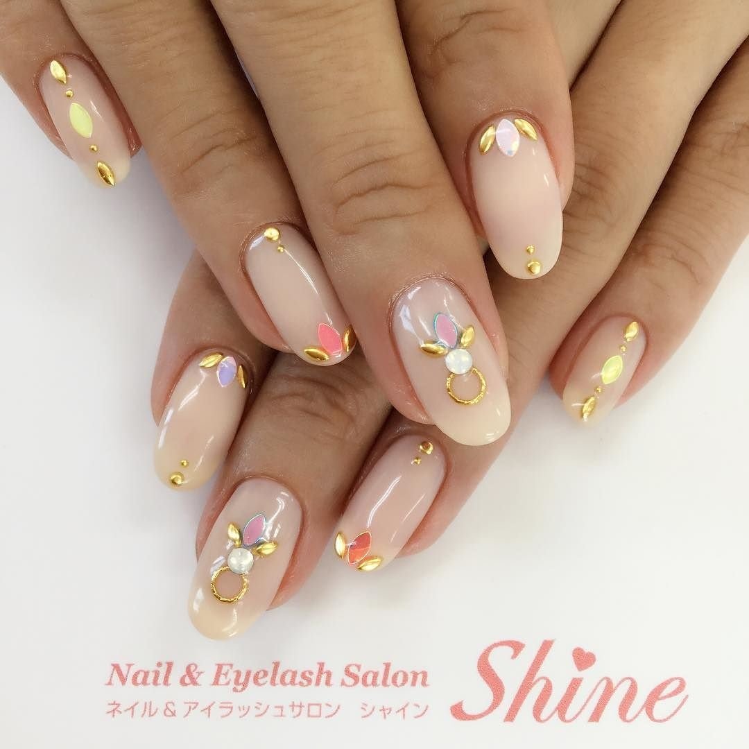 夏 リゾート ハンド ワンカラー ベージュ Nail Eyelash Salon Shine