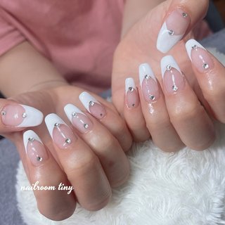 ネイルハンド 2025年秋トレンド】レッド ワンカラー ハンドのネイルデザイン集