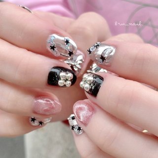 2025年】新着順｜ピンク/#シルバーリボンネイルのネイルデザイン