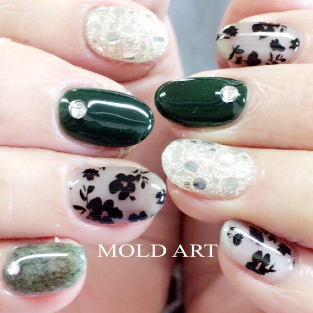 秋 冬 パーティー 女子会 ホログラム モルドアートのネイルデザイン No ネイルブック