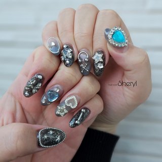 オールシーズン/ライブ/ハンド/イニシャル/痛ネイル - YURIのネイル