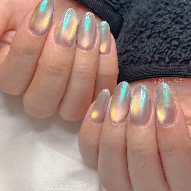 2025最新】冬もこれが本命♡うるちゅるマグネットネイル|人気ネイル