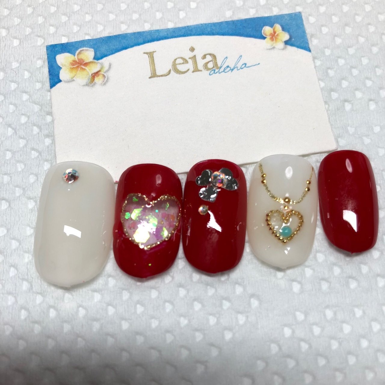 ハンド ラメ ハート くりぬき ホワイト Leianail のネイルデザイン No ネイルブック