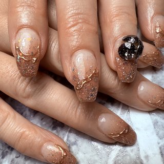 オールシーズン/ハンド/ニュアンス/ミラー/ミディアム - akicoのネイル