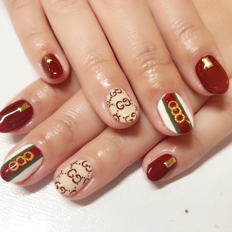 オールシーズン ハンド ブランド柄 ミディアム レッド Rie のネイルデザイン No ネイルブック