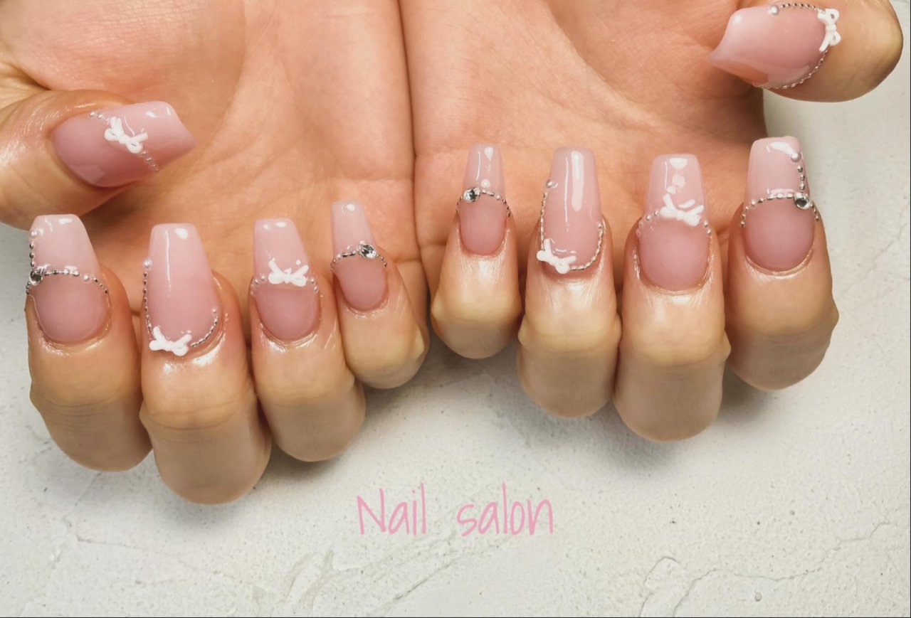 ネイルチップ ワンホン リボン ビジュー グラデ ネイルチップ ワンホン リボン ビジュー グラデ