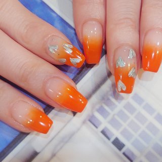 オレンジマジック⭐️キラキラ　セット 冬/ハンド/ラメ/ワンカラー/マグネット - _kafflesia_のネイルデザイン