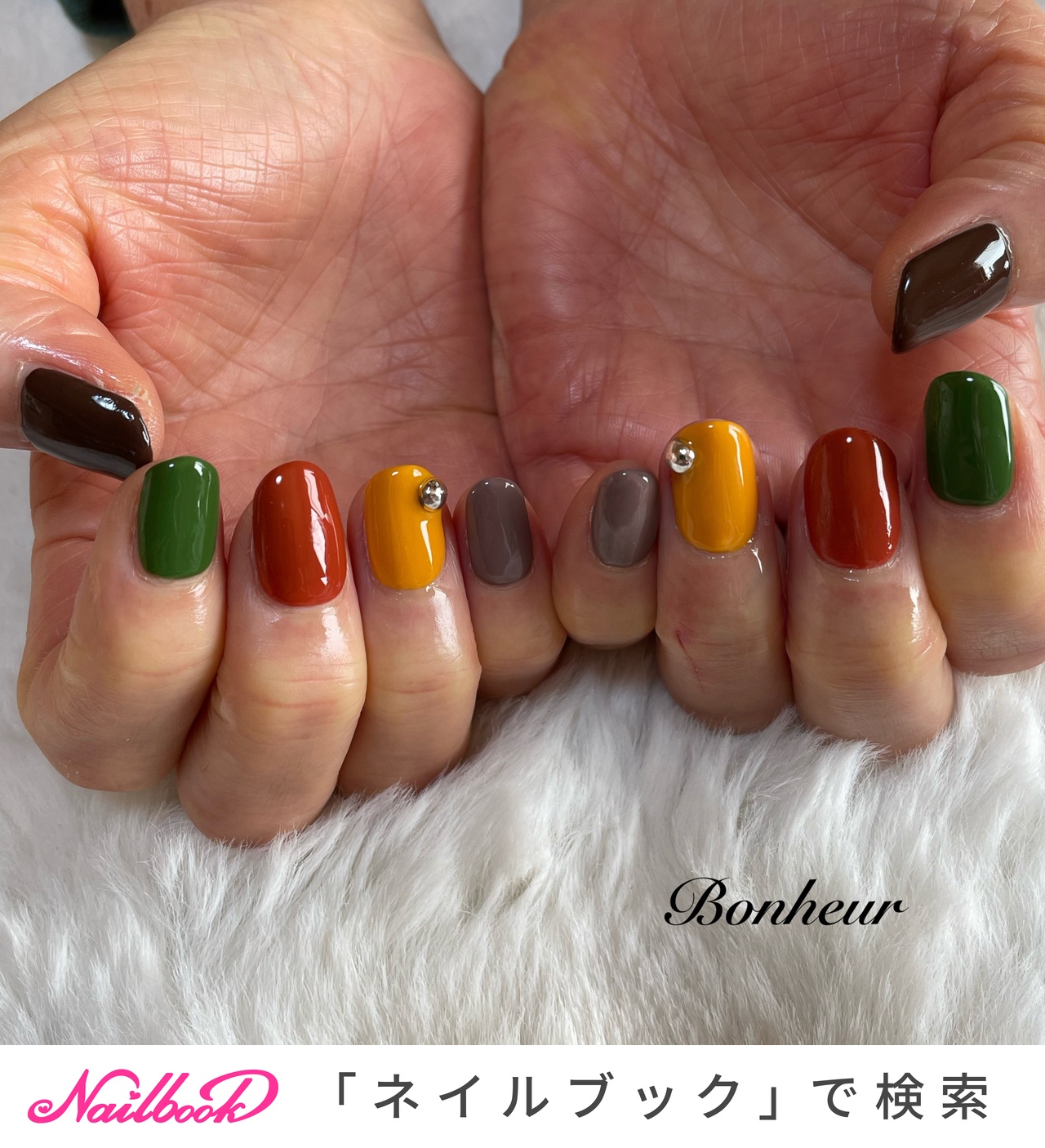 丸パーツのネイルデザイン｜ネイルブック