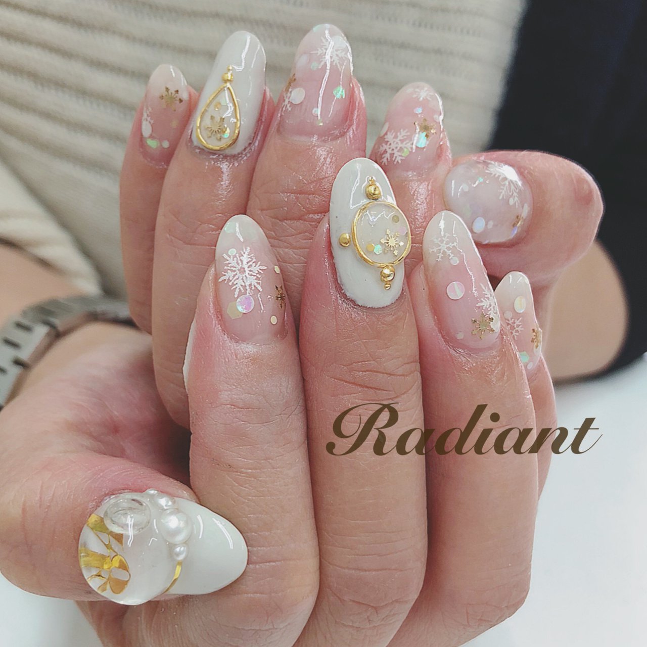 冬 ハンド 雪の結晶 ホワイト ジェルネイル Radiantのネイルデザイン No ネイルブック