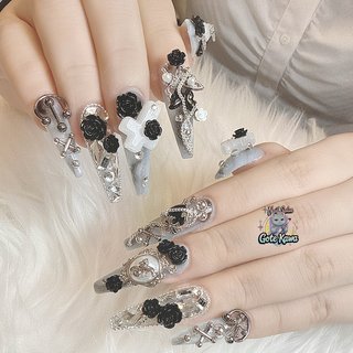 痛ネイル/キラキラ/#地雷ネイルのネイルデザイン｜ネイルブック