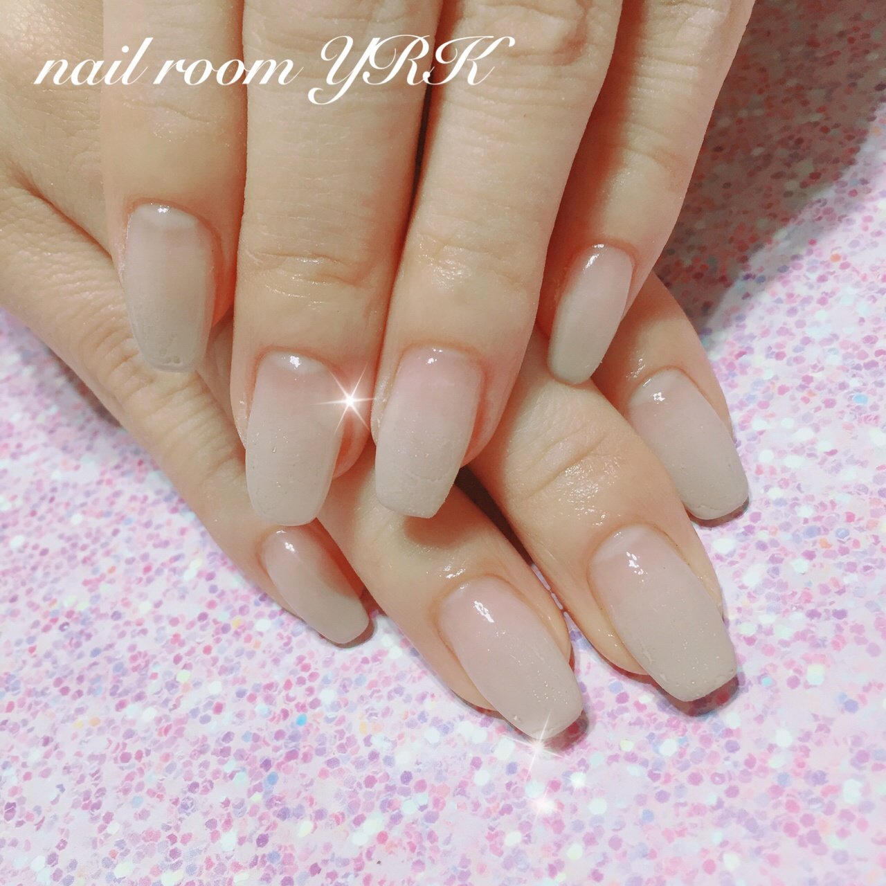 オールシーズン オフィス シンプル グラデーション ベージュ Nail Room Yrkのネイルデザイン No ネイルブック