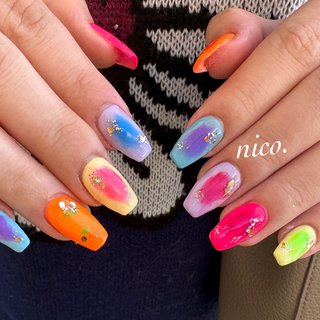 個性派ニュアンスのネイルデザイン｜ネイルブック