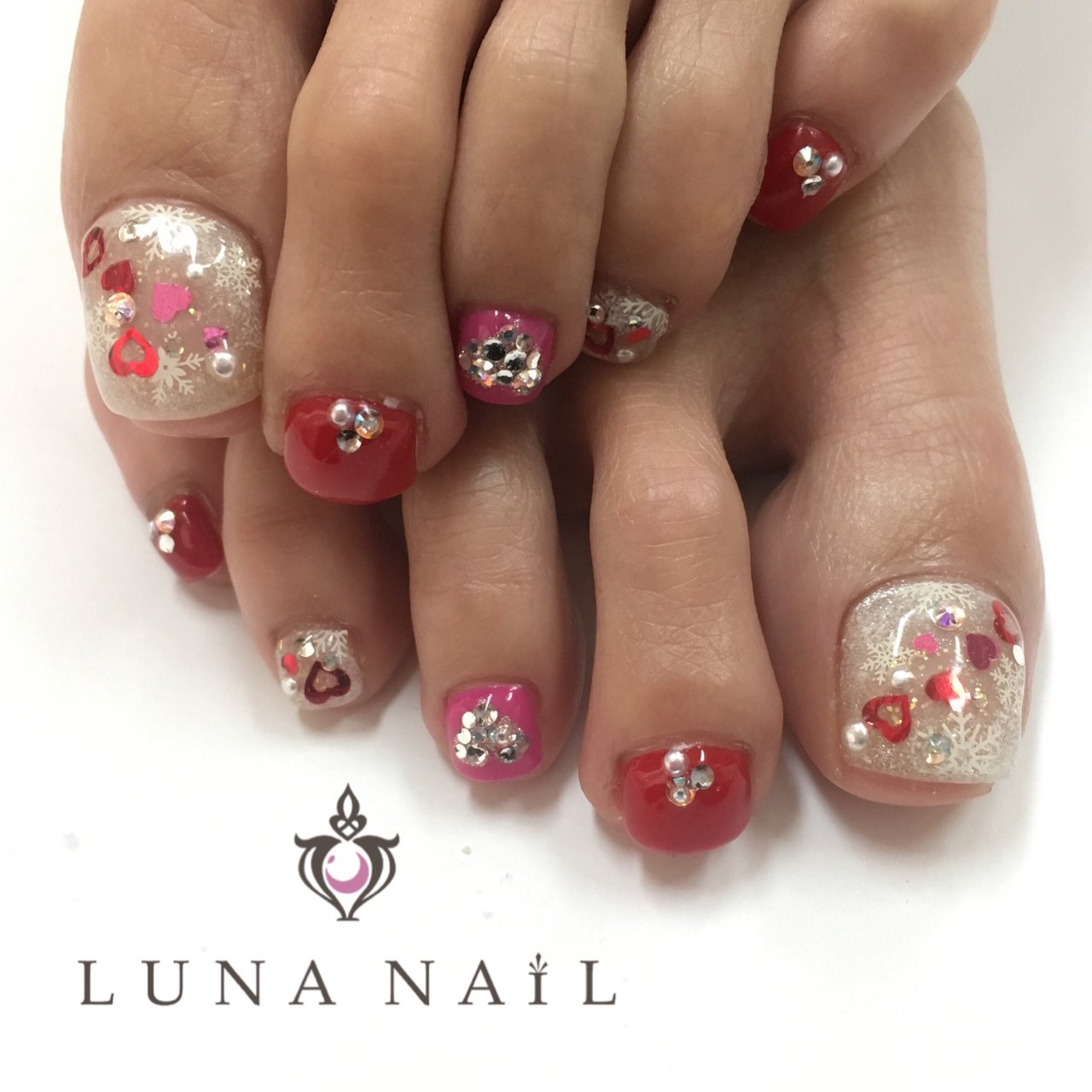 バレンタイン フット ハート 雪の結晶 ミディアム Luna Nail のネイルデザイン No ネイルブック