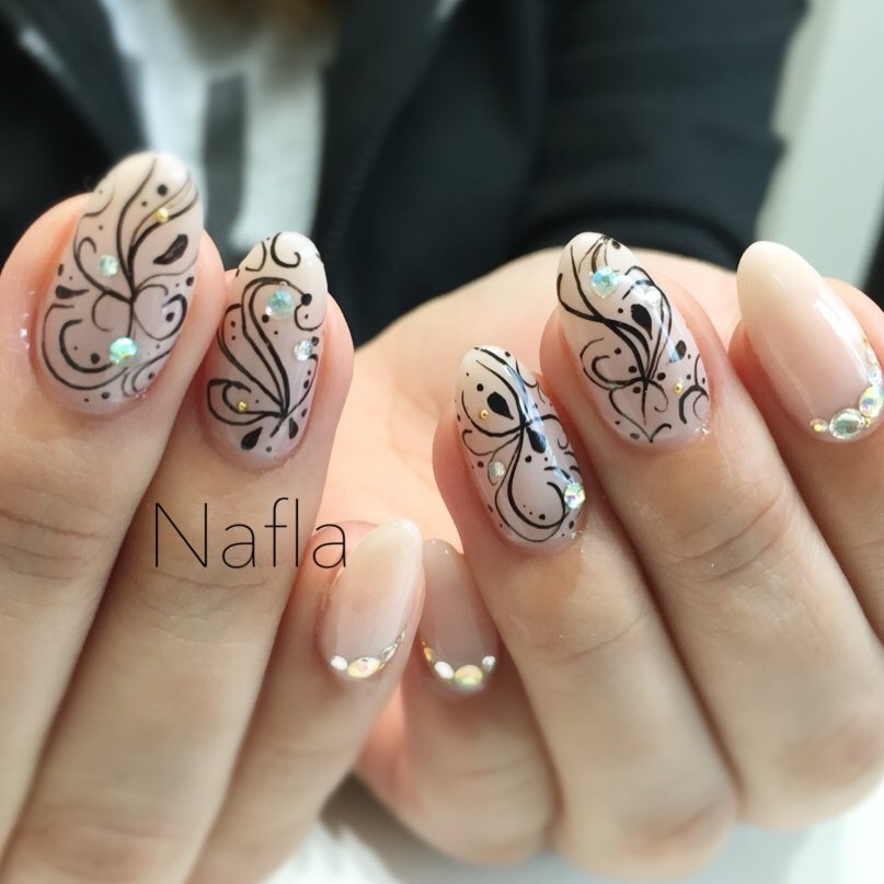 ハンド ミディアム ベージュ ブラック ジェル Nafla 松島奈美のネイルデザイン No ネイルブック