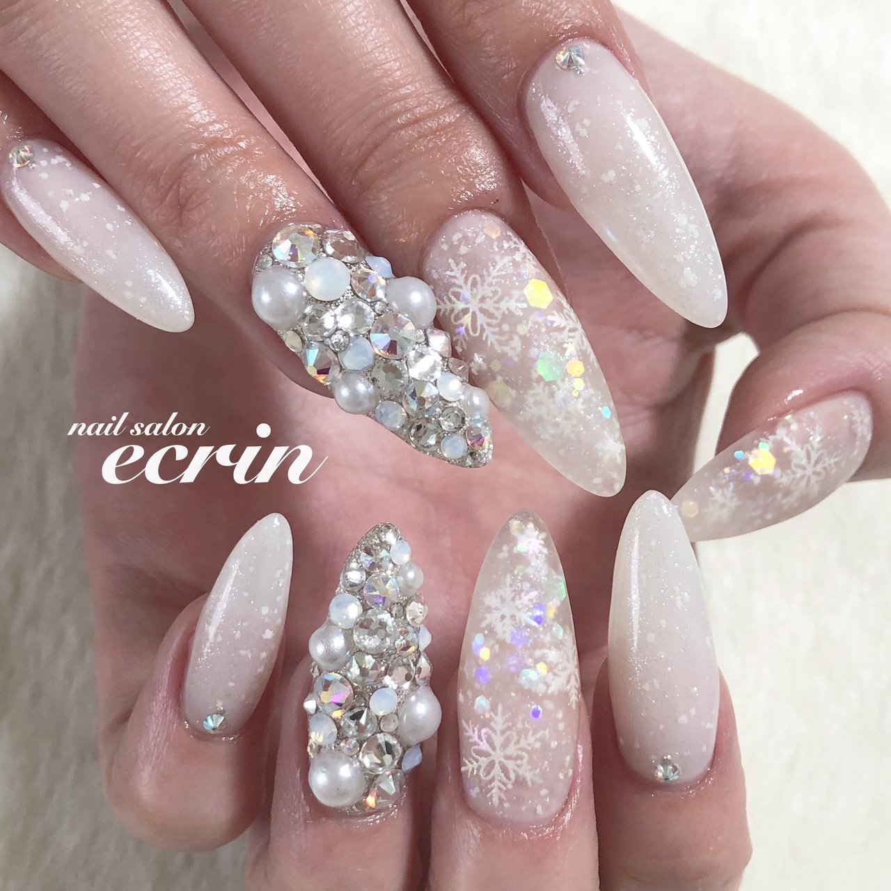 冬 雪の結晶 ロング ホワイト Nail Ecrinのネイルデザイン No ネイルブック