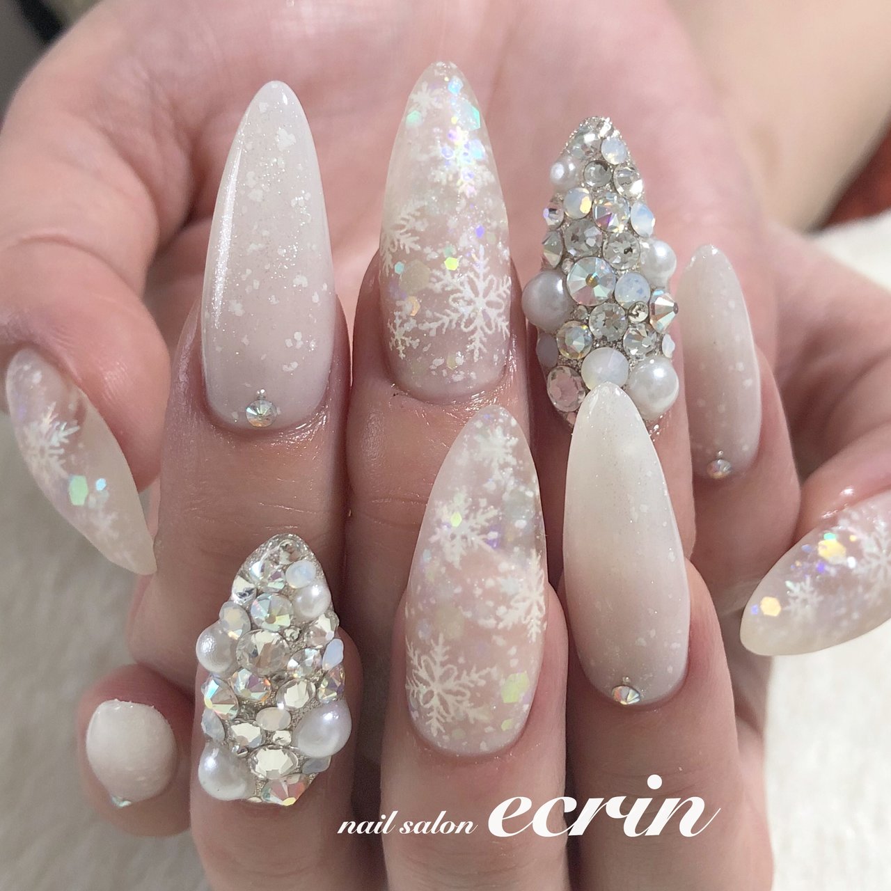 冬 雪の結晶 ロング ホワイト Nail Ecrinのネイルデザイン No ネイルブック