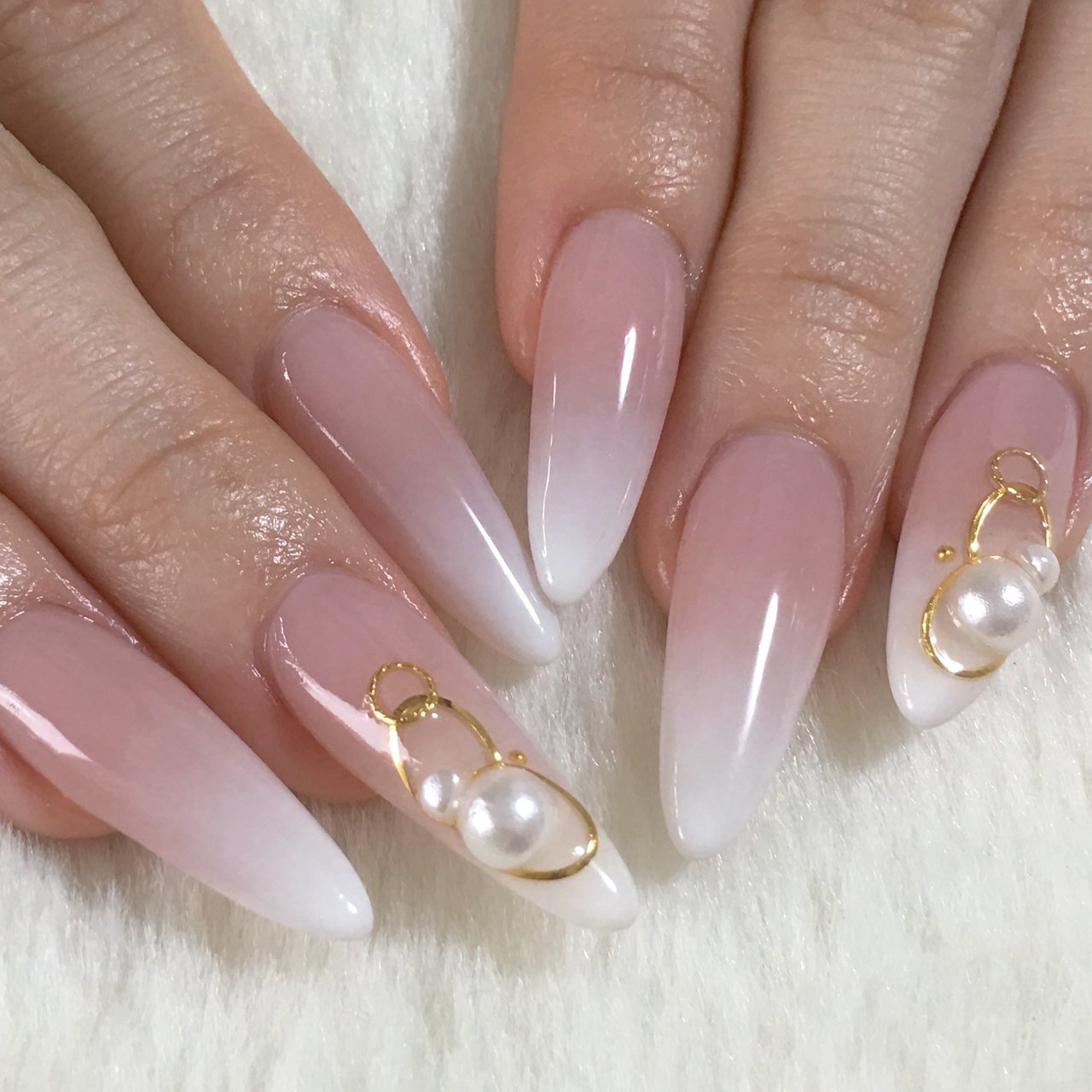 グラデーション ロング ホワイト ピンク Nail Ecrinのネイルデザイン No 2808404 ネイルブック