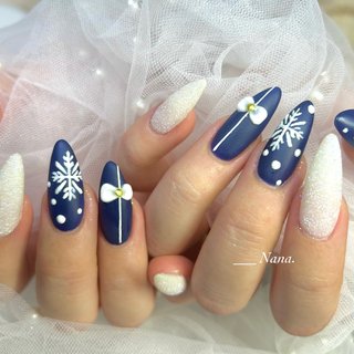 2026年】新着順｜雪の結晶(スノー)/マットネイビーのネイル