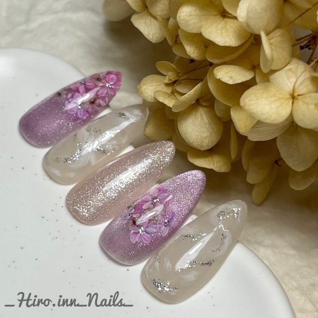 2026最新】幸せ運ぶキラキラ感♪春先取りのマグネットネイル|人気