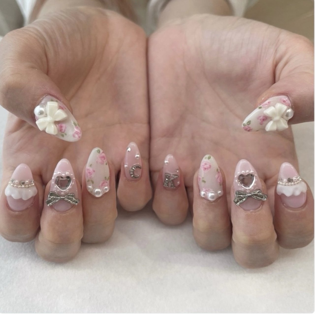 オールシーズン/ハンド/フラワー/ハート/3D - meimomo0821のネイル