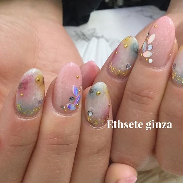 冬 オールシーズン ハンド グラデーション ラメ エスシート 銀座 Ethsete Ginza のネイルデザイン No ネイルブック