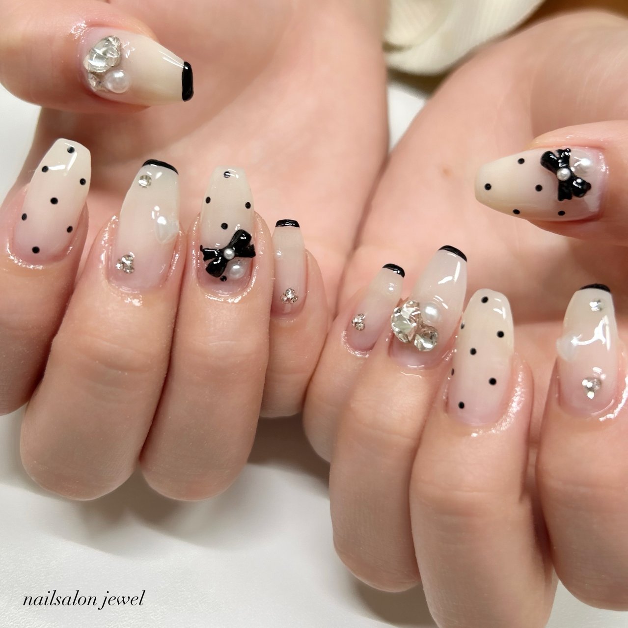 オールシーズン/ハンド/ドット/リボン/ミディアム - nailsalon Jewelの