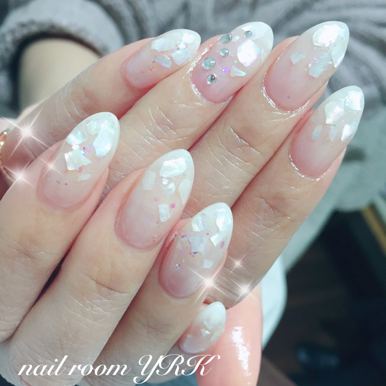 オールシーズン ハンド シンプル グラデーション シェル Nail Room Yrkのネイルデザイン No ネイルブック