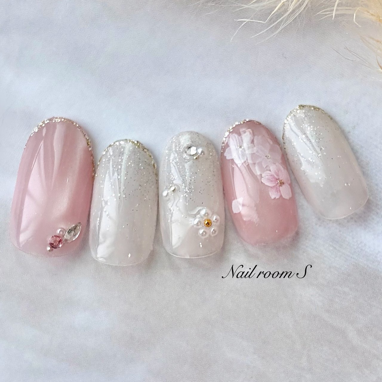 春/入学式/オフィス/ハンド/ビジュー - Nailroom__S Shiho Hiratouの