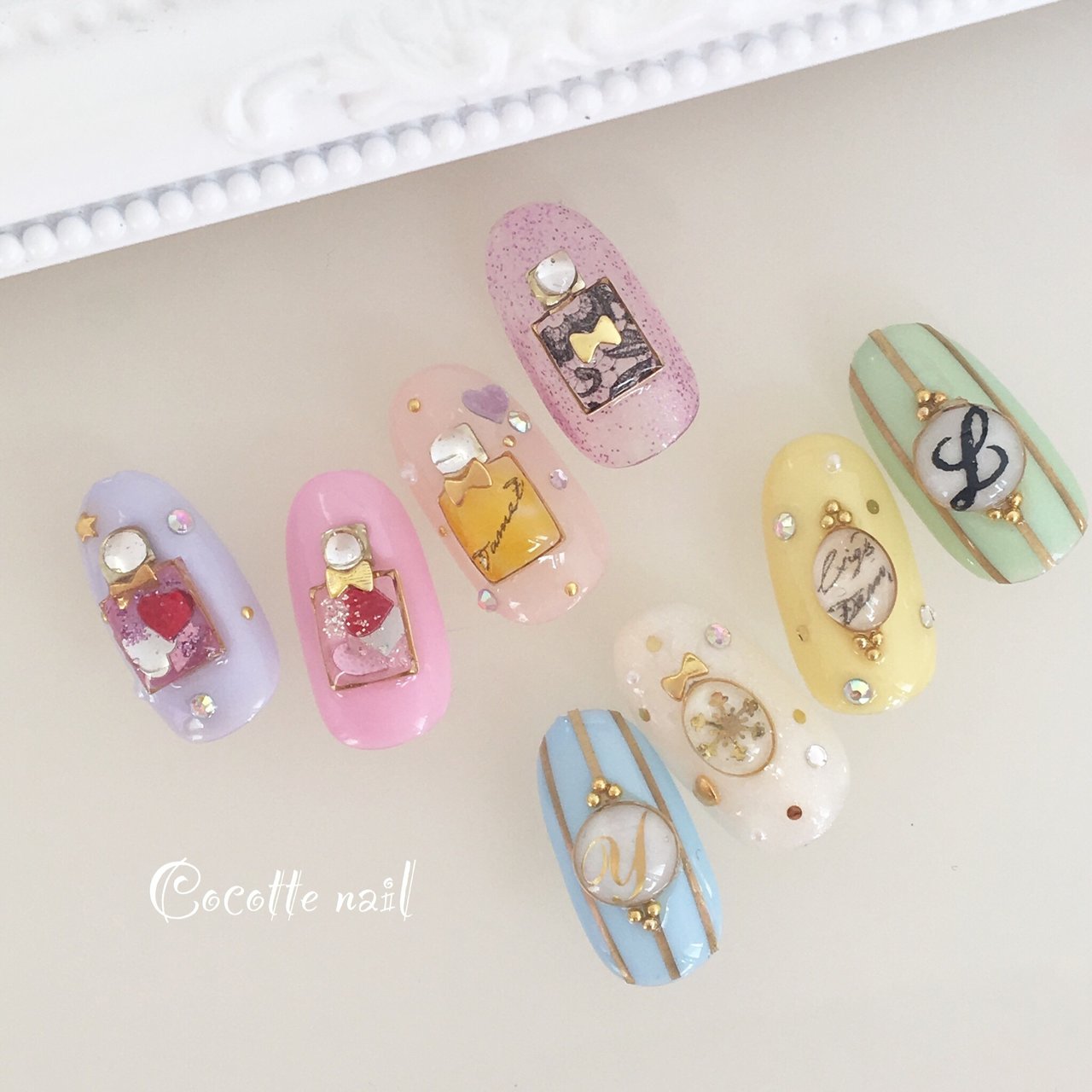 ブローチ Nail Atelier Cocotte Mari Nemotoのネイルデザイン No 157 ネイルブック