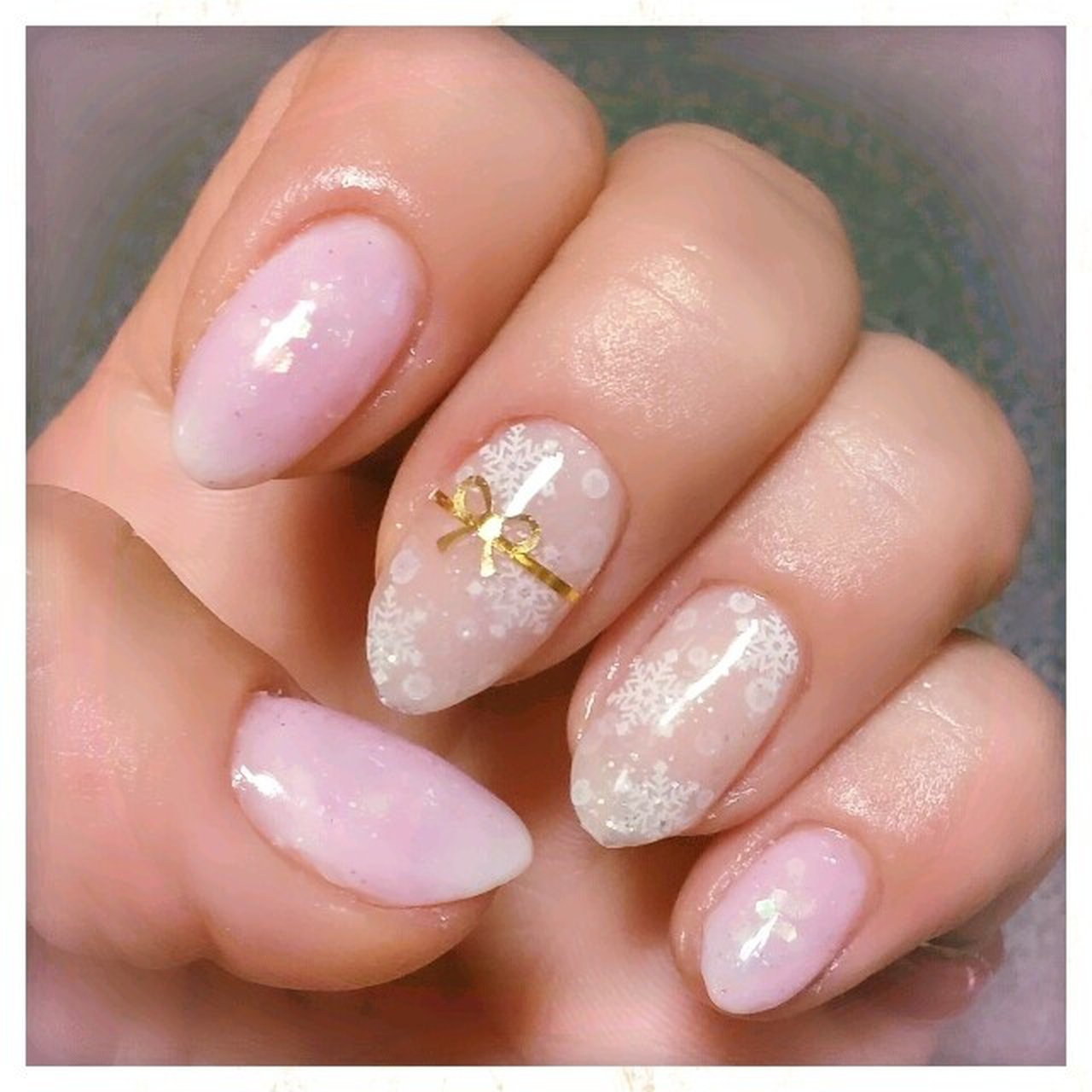 ハンド チーク 雪の結晶 リボン ミディアム Lazyのネイルデザイン No ネイルブック