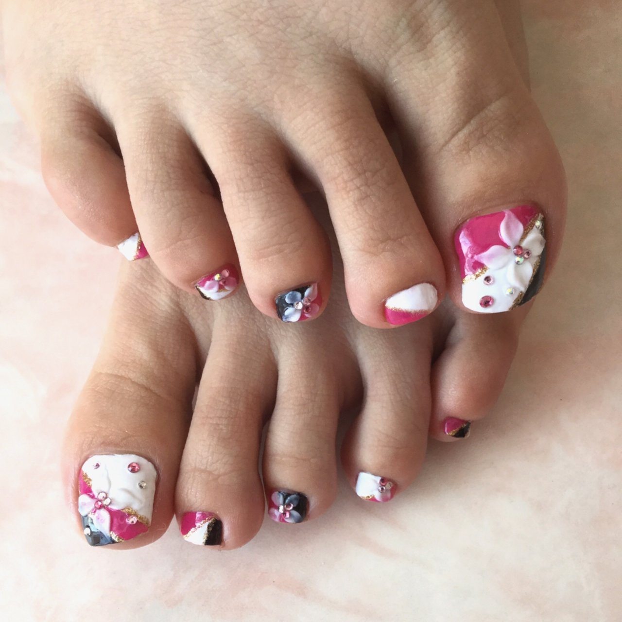 お正月 成人式 卒業式 フット 和 Nailsalonroseのネイルデザイン No ネイルブック