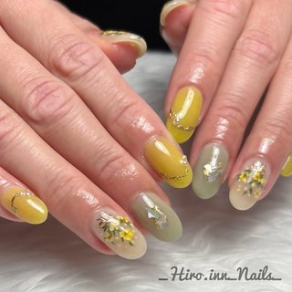 ネイルアート筆 ミントグリーン ゴールドキャップ 押し花/ゴールド/ミントグリーンのネイルデザイン｜ネイルブック