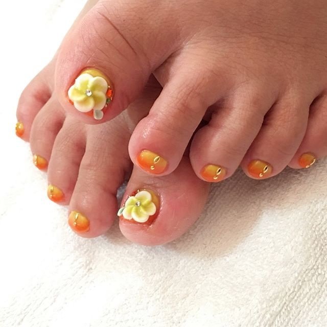 夏 海 フット グラデーション フラワー Nail Room Souvenirのネイルデザイン No 290 ネイルブック