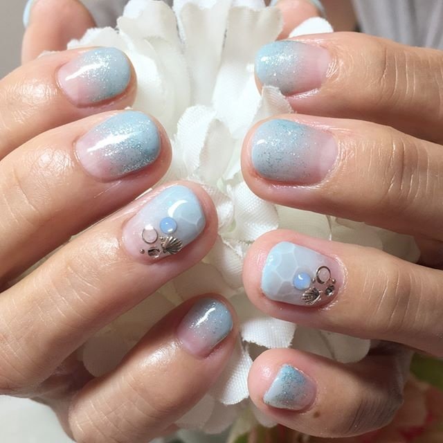 夏 海 ハンド グラデーション ラメ Nail Room Souvenirのネイルデザイン No ネイルブック