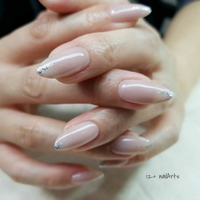 ハンド シンプル フレンチ ラメ ロング Iz Nailartsのネイルデザイン No ネイルブック