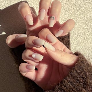 ホワイトワンカラーのネイルデザイン｜ネイルブック