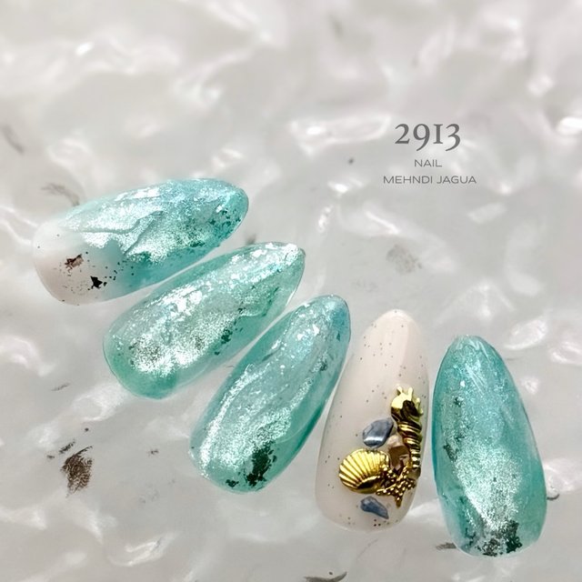 2026最新】夏気分を先取りで匂わせ♡貝殻パーツを使ったネイル|人気