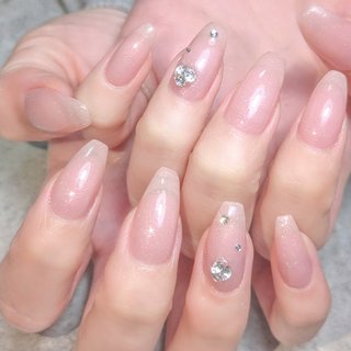 シンプル/ワンカラー/＃Vカットストーンのネイルデザイン｜ネイルブック